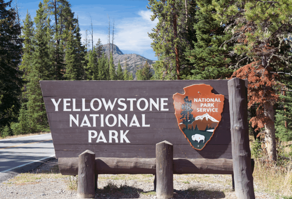 YELLOWSTONE NATIONAL PARK